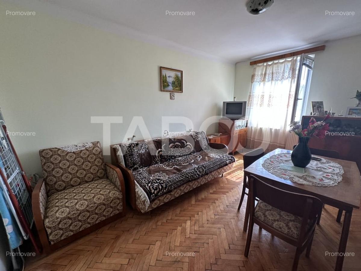 Apartament 2 camere 47 mpu decomandat 2 boxe la subsol garaj etaj 2 - 2