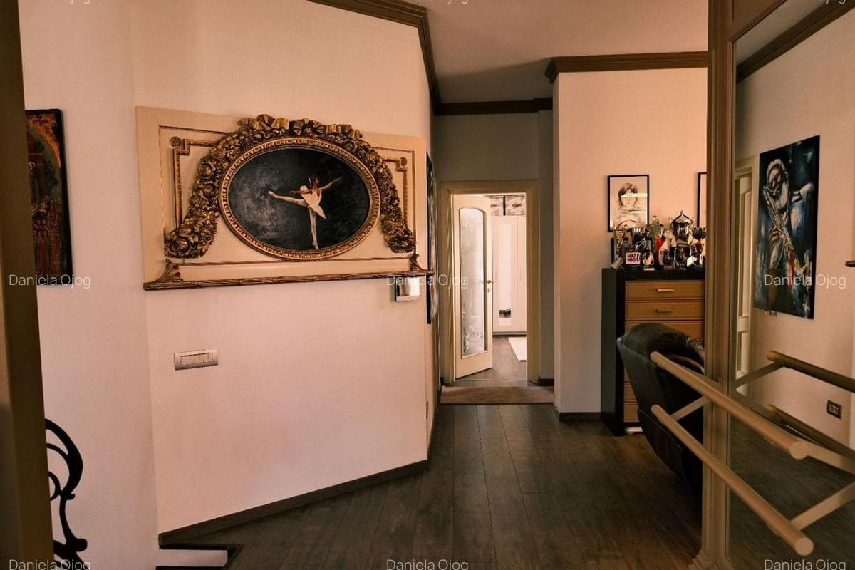 VILA ARCUL DE TRIUMF - 10