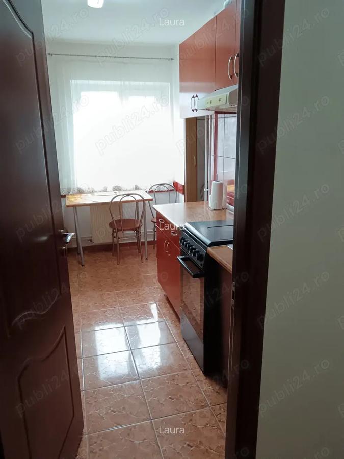 Proprietar inchiriez apartament 2 camere decomandat,zona Girocului - 8