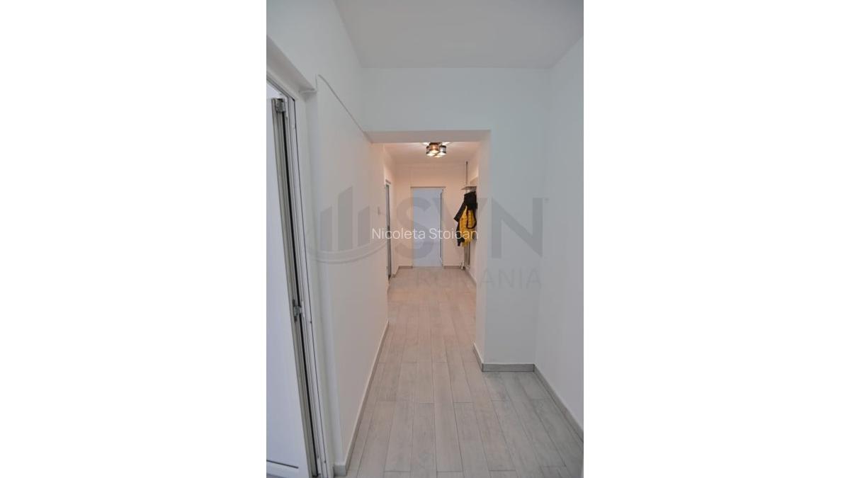 REA1023850 Apartament 2 camere cu 3 balcoane pe Bulevardul Decebal - 4