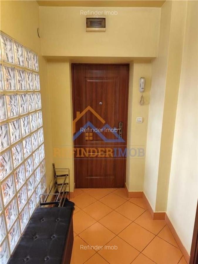 Apartament cu 4 camere decomandat, mobilat în 13 Septembrie - 8