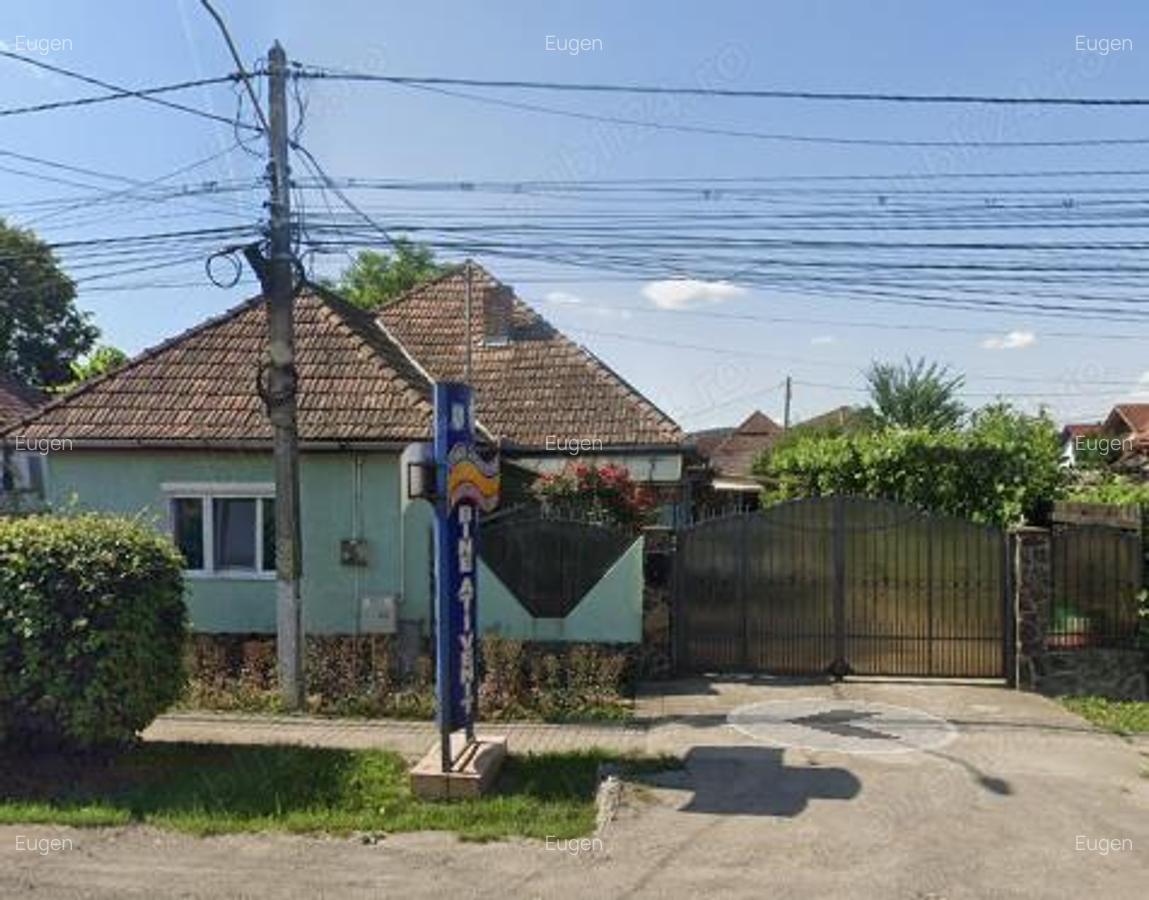 Casa de vanzare, langa oras, mobilata si utilata - 1