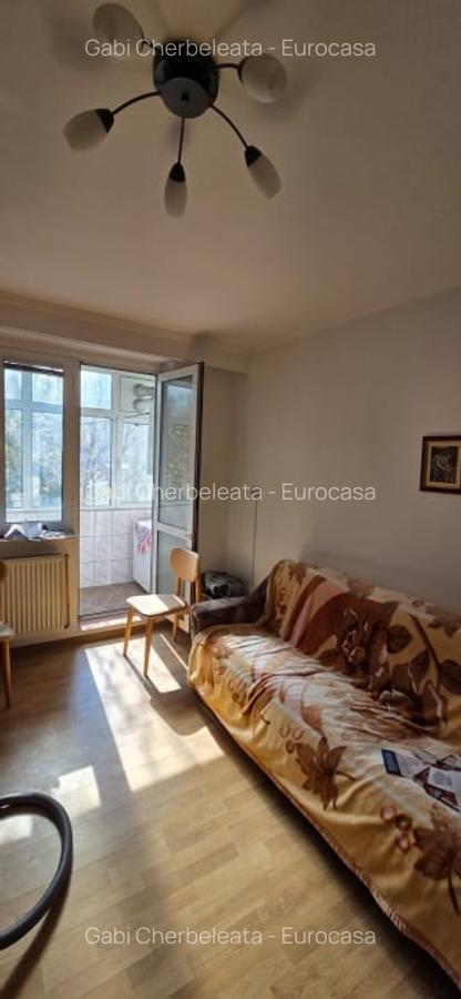 3 camere Cartier Craiovei etaj 2 - 1