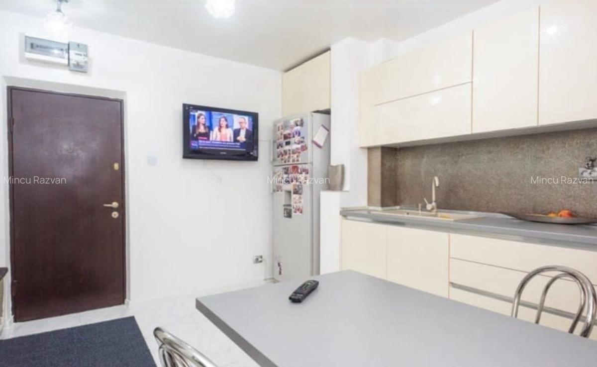 Apartament cu 3 camere semidecomandat, mobilat în Pantelimon - 14