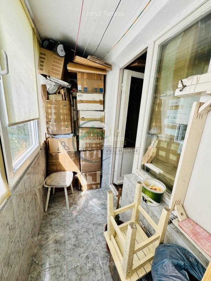 Apartament Craiter, 2 camere, Decomandat, etaj intermediar - 9