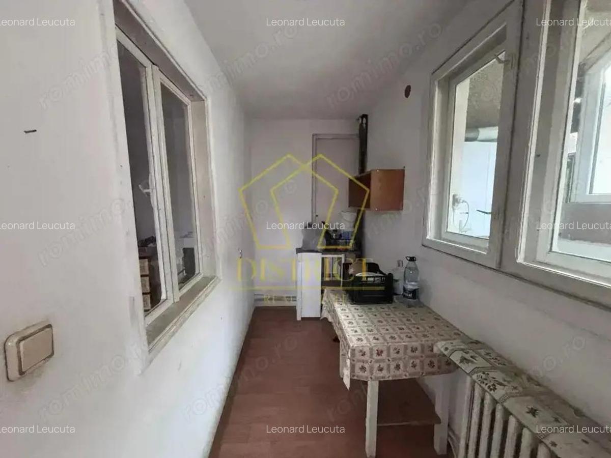 Casa individuala compusa din 3 corpuri | Ronat - 10