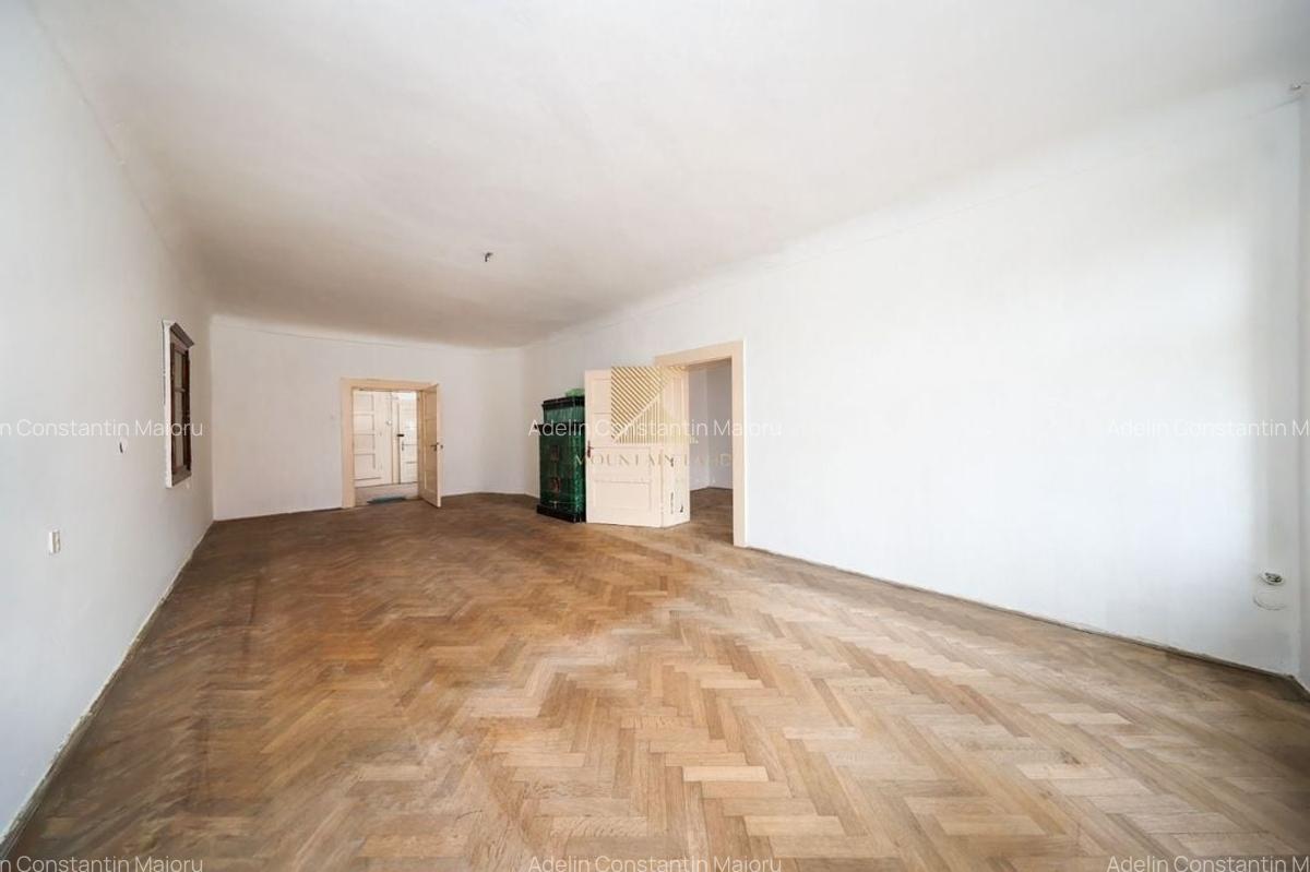 Locație rară în Brașov: ideal pentru regim hotelier sau business - 15