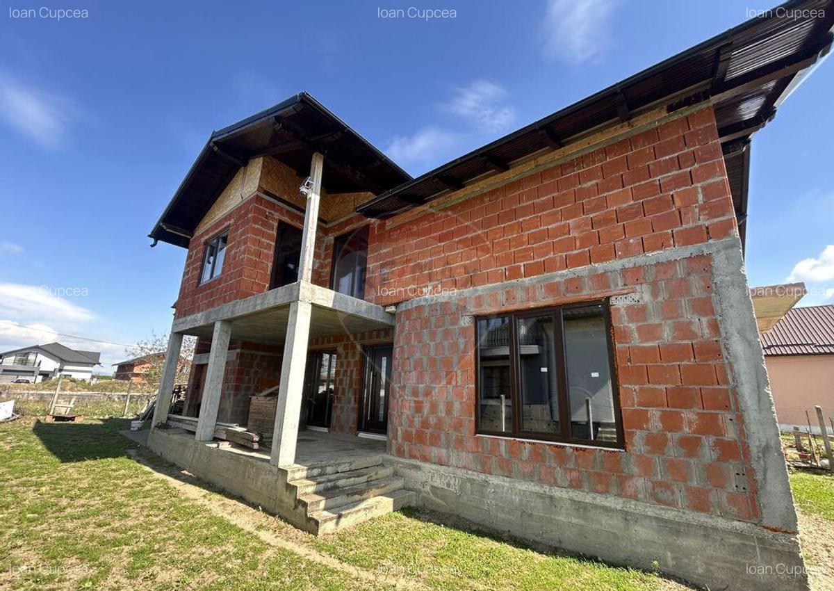 Casa la ro?u de vanzare in Satulung - 2
