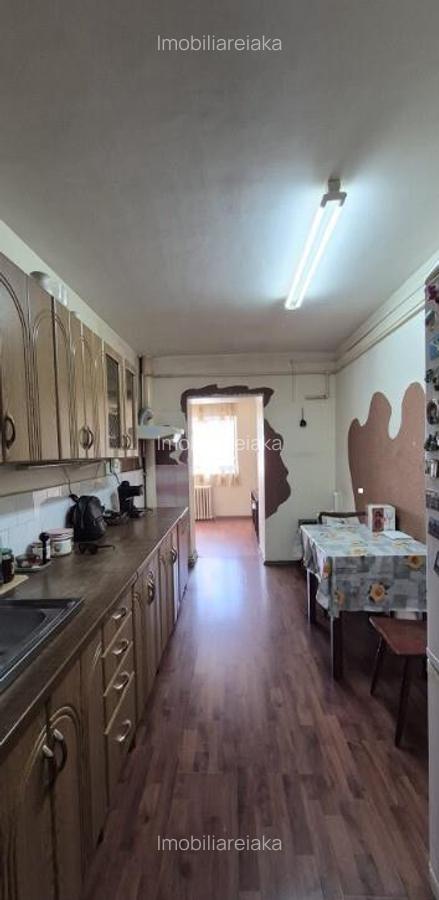 Zona Palatul de Justitie, 5 camere, etaj 2 - 2