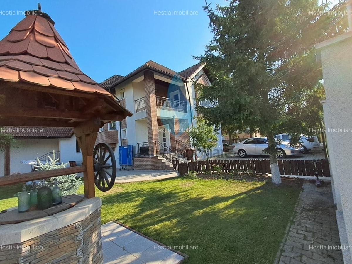 Casă cu 8 camere în Bucium - 1
