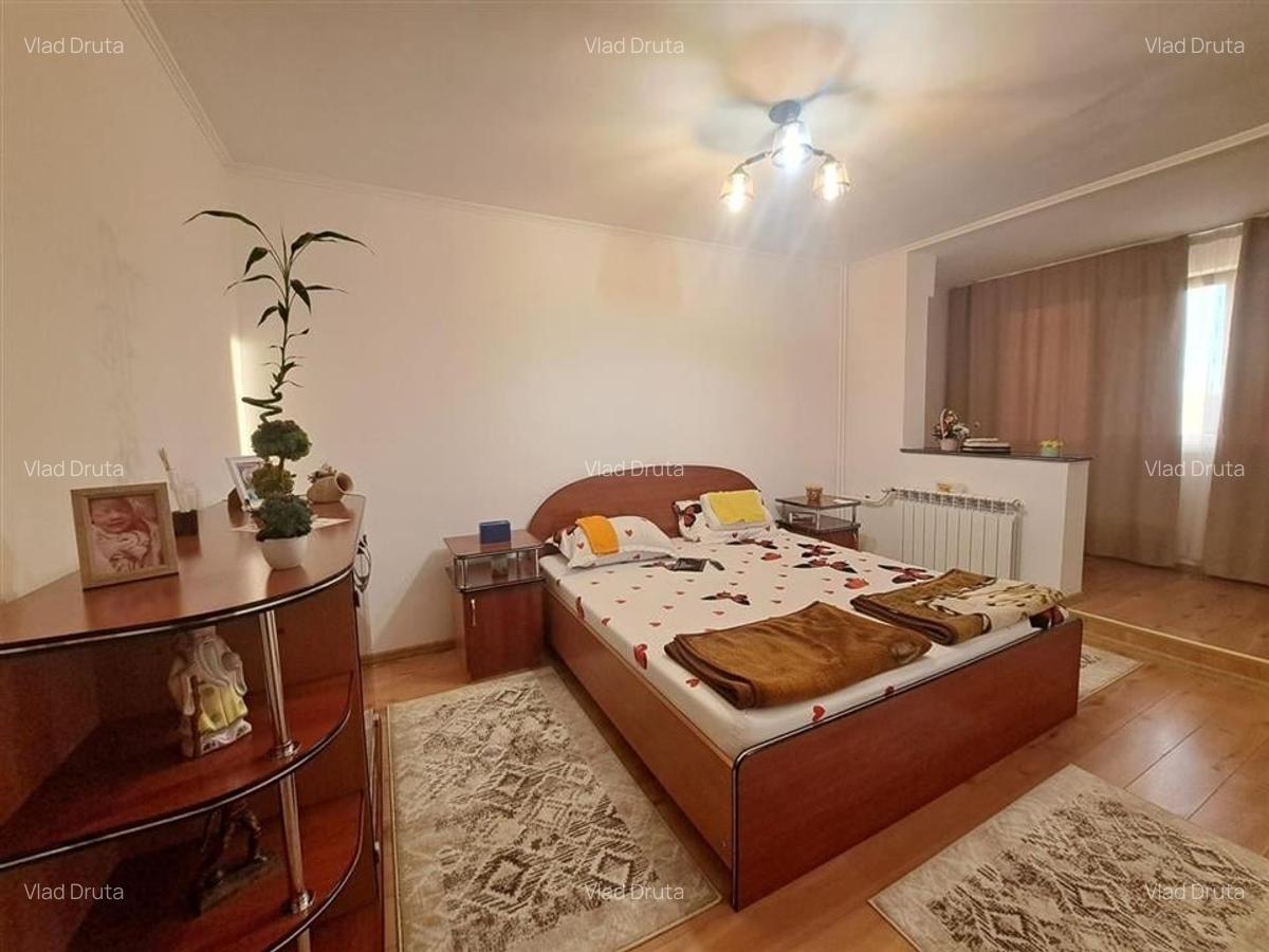 Apartament cu 3 camere decomandat în Rogerius - 3
