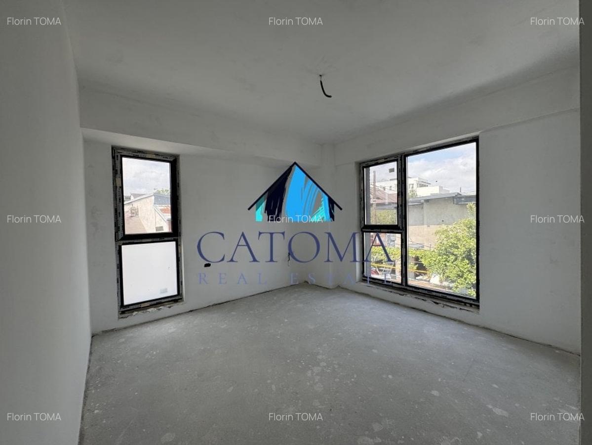 Apartament cu 3 camere decomandat în Băneasa - 1
