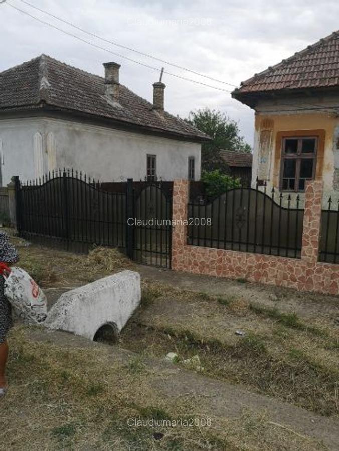 Vând casă în Bistret preț 10.000 € negociabil - 2