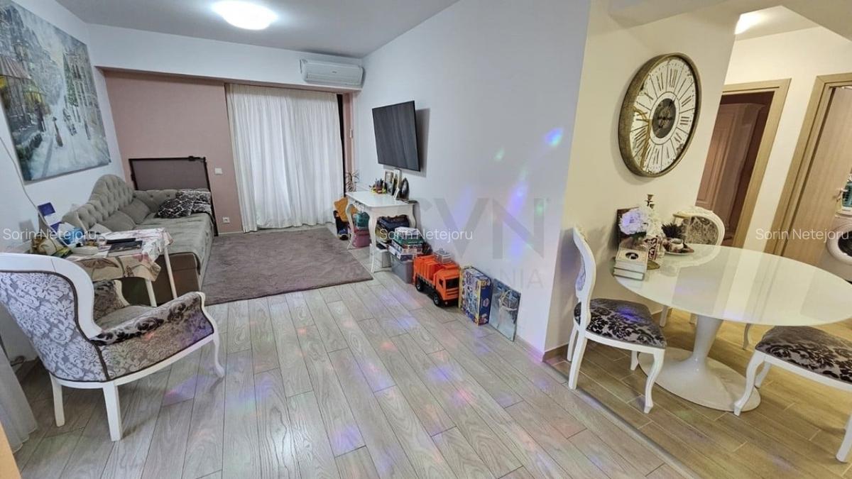 REA1024716 Apartement 3 camere de vanzare Drumul Taberei - 2
