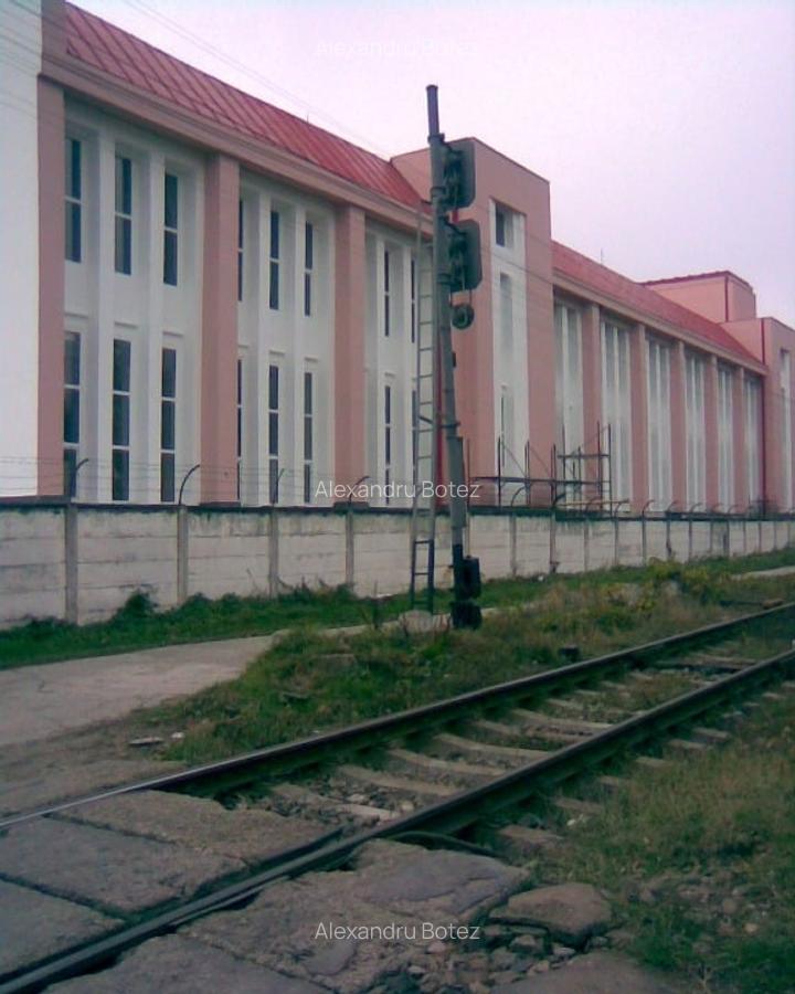 Spatiu comercial cca 4000 mp, cu teren, la DN 15 or. Buhusi, jud. Bacau, Romania - 3