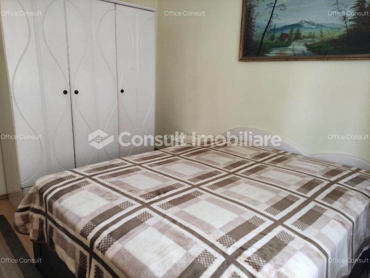 Apartament cu 3 camere semidecomandat, mobilat în Central - 2