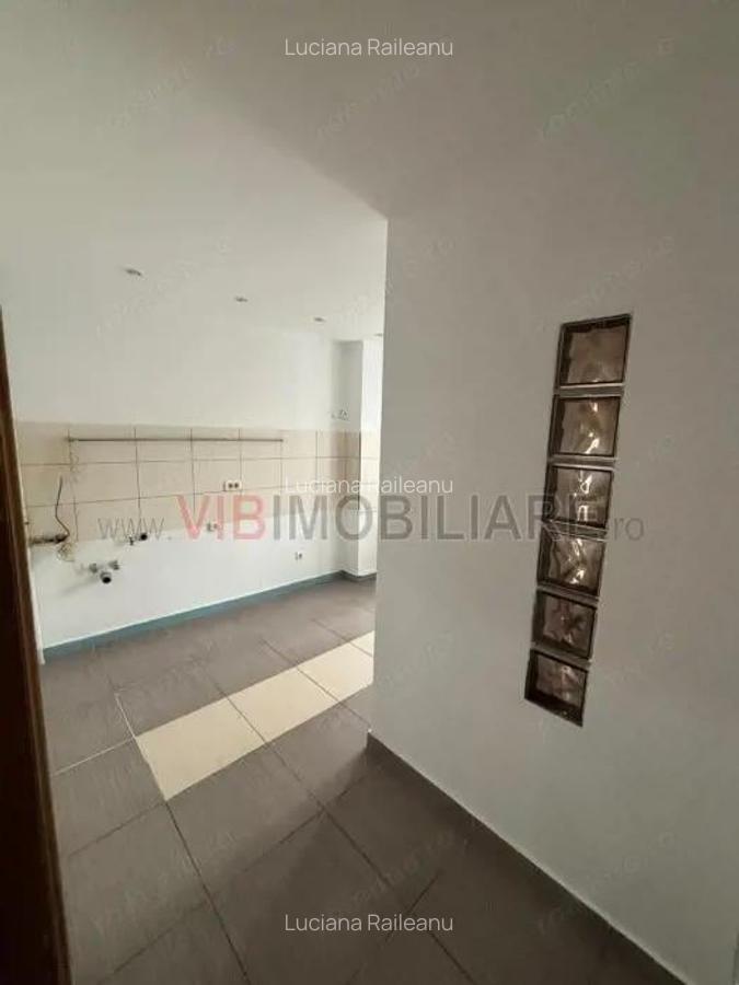 Decebal - Vedere bulevard - 3 balcoane - stradal - 4