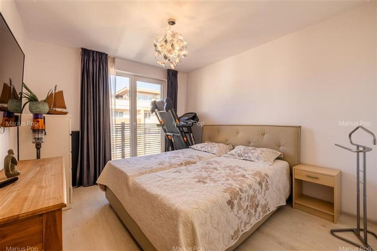 Apartament cu 3 camere decomandat, mobilat în Tractorul - 10