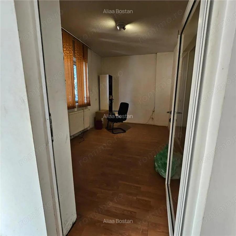 Doua case vecine, cu vad, in Bucure #537;ti, Tineretului, Parcul Carol - 5