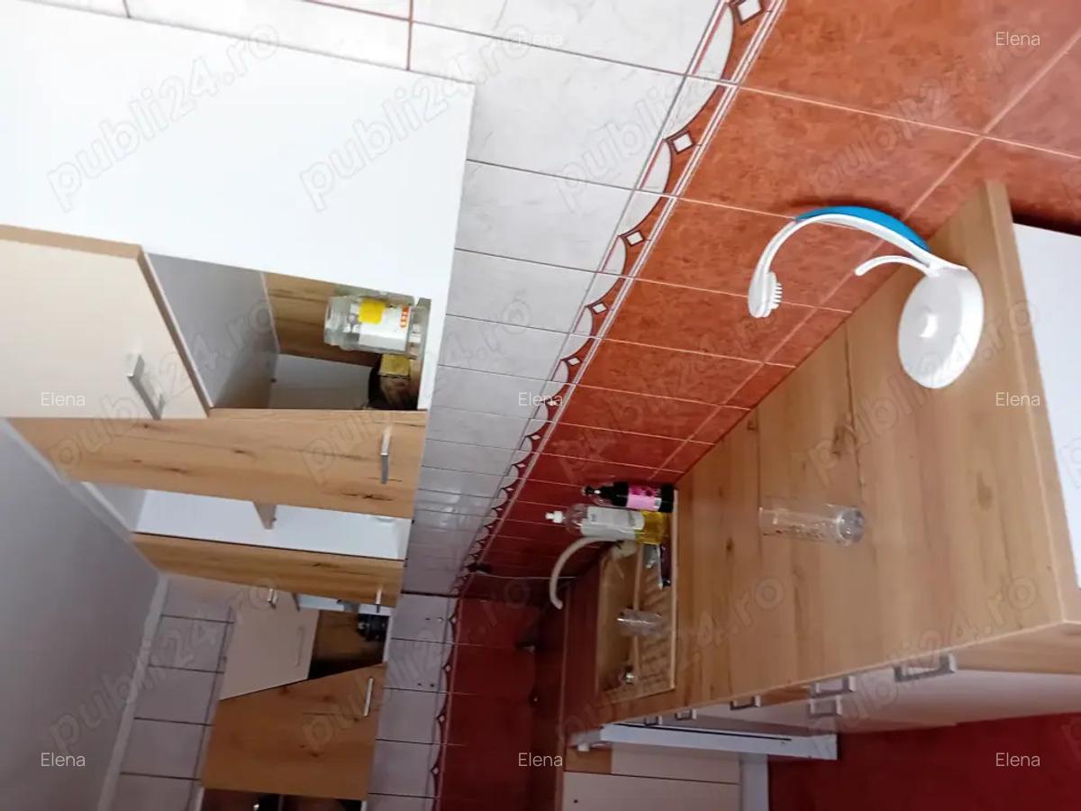 Inchiriez apartament in vila - 1