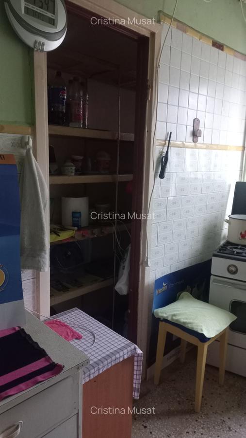 Titan-aleea Postavarului-bloc 4 etaje - 8