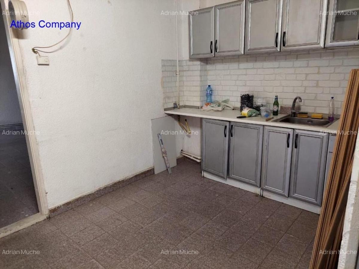 Casa 3 camere in Regie-Podul Grand  pret 600 - 3