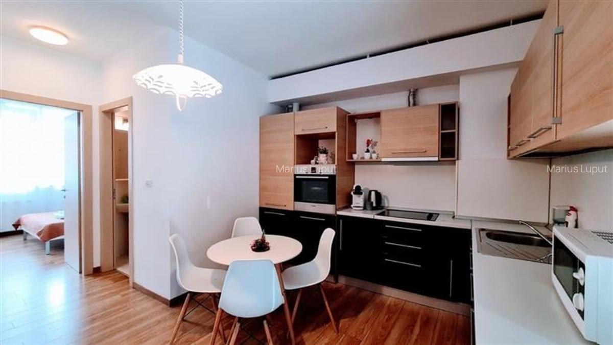 Proprietar, 2 camere bloc nou, parcare privata, zona Complex - 1