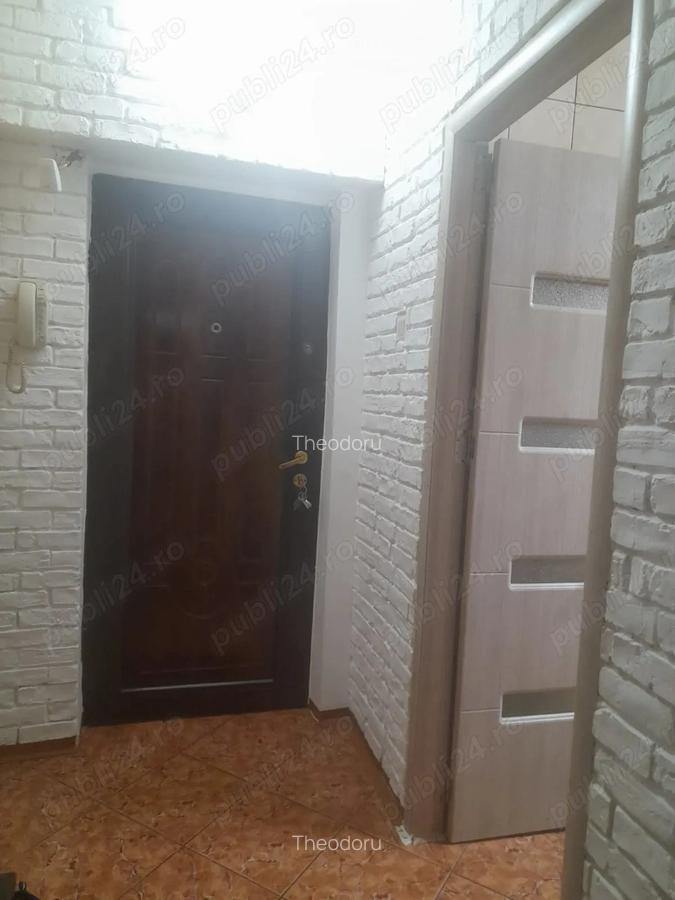 Vand apt 2camere decomandat zona Bazar Mizil - 1