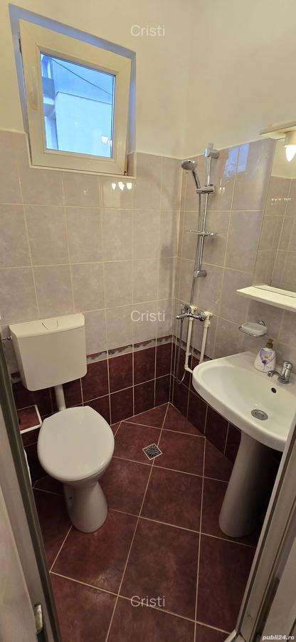 La 5 minute de sta?ia de metrou Eroii Revolutiei - 5