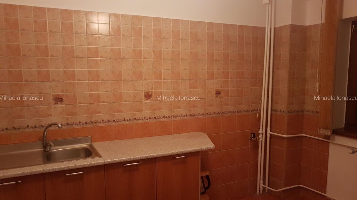 Apartament 3 camere Decebal - 10