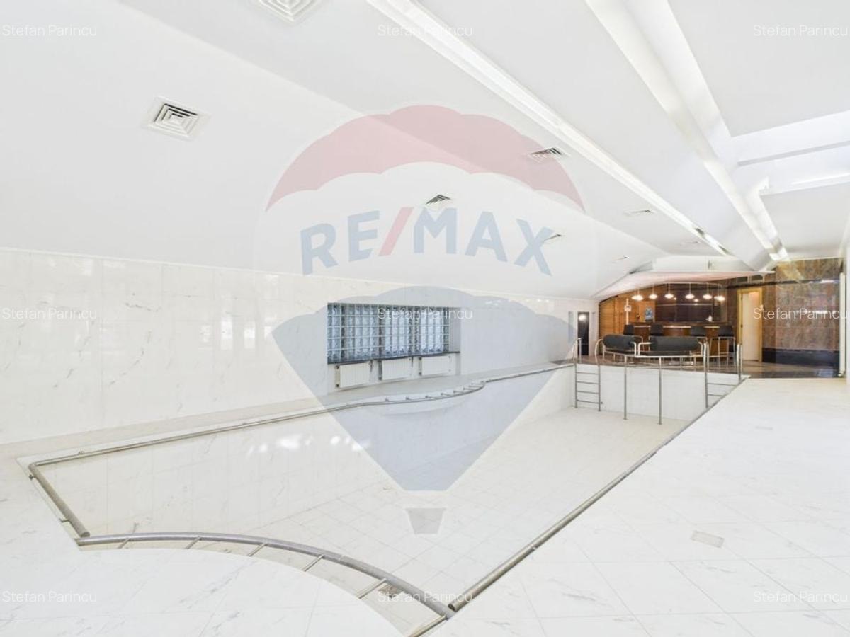 Vila spectaculoasa in Balotesti, curte 5000 mp si piscina interioara - 5