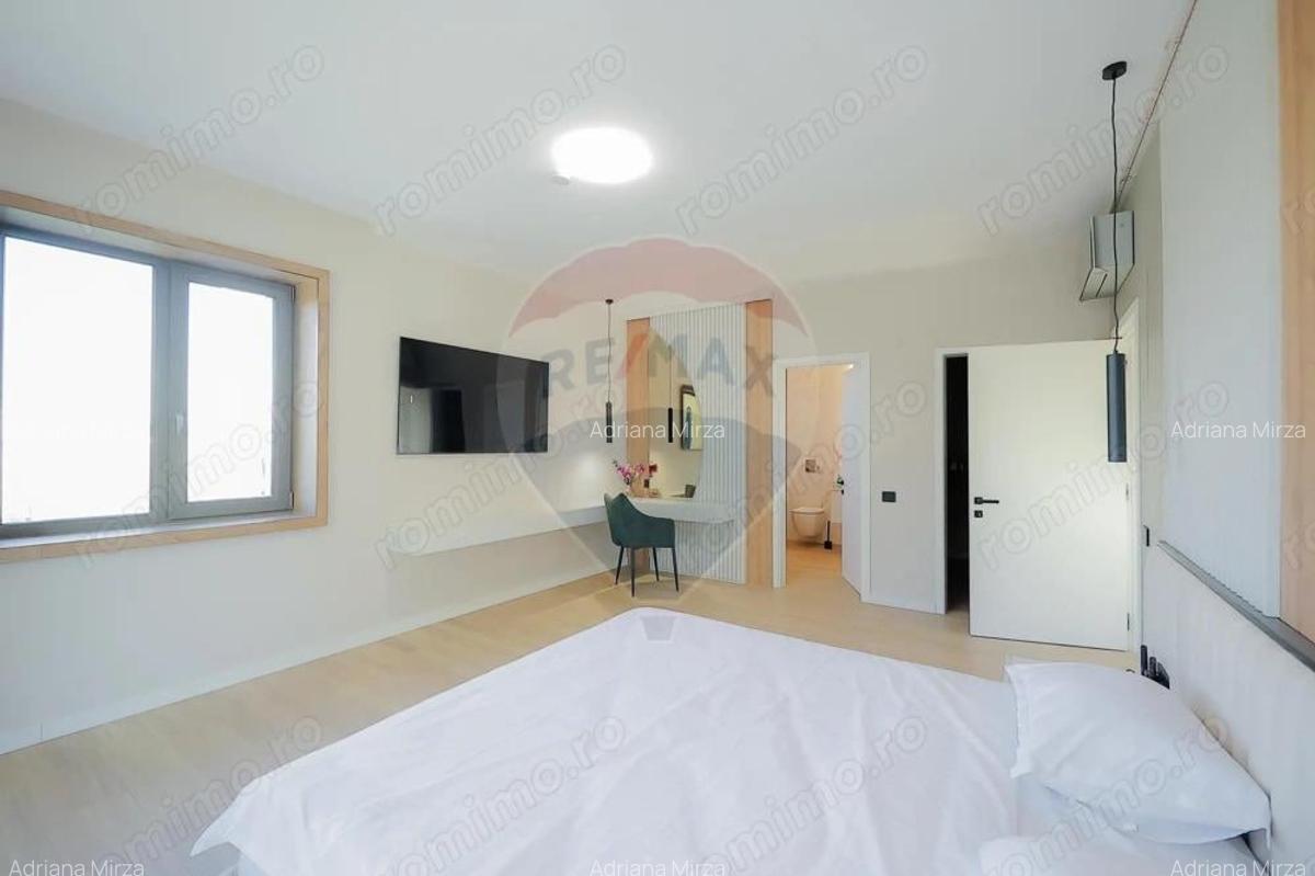 De vanzare Vila cu 8 camere in Sanmartin, 290 mp util, teren 1100 mp - 4