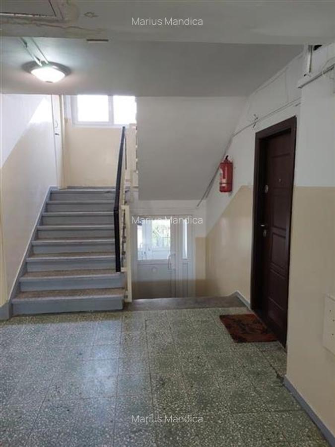 Apartament de 2 camere renovat strand Cara Titan bloc Y - 11