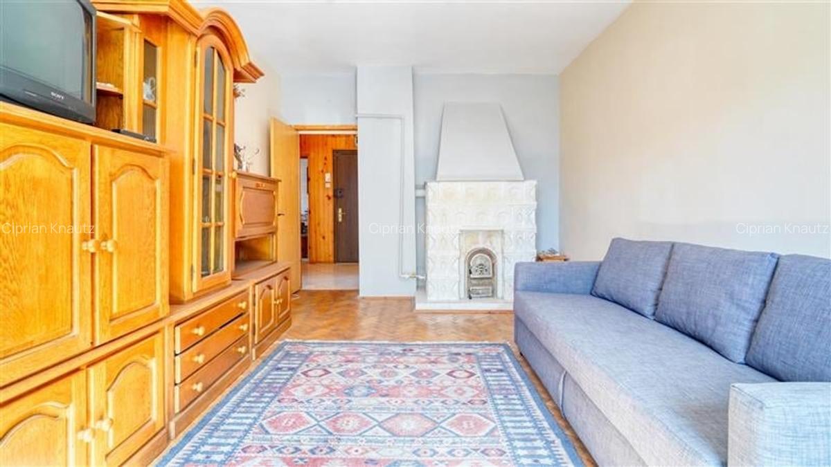 Apartament cu 3 camere decomandat în Eroilor - 2