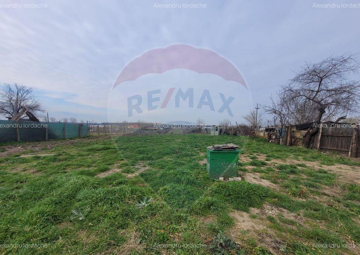 Teren 2,300mp Ivesti / Strada Gen. Eremia Grigorescu - 3
