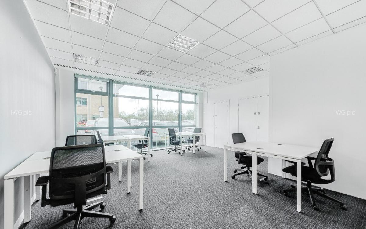 Spa?iu de birou privat pentru 5 persoane in Regus Hermes - 5