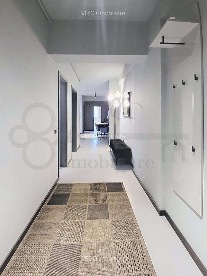 Apartament cu 3 camere semidecomandat, mobilat în Central - 15