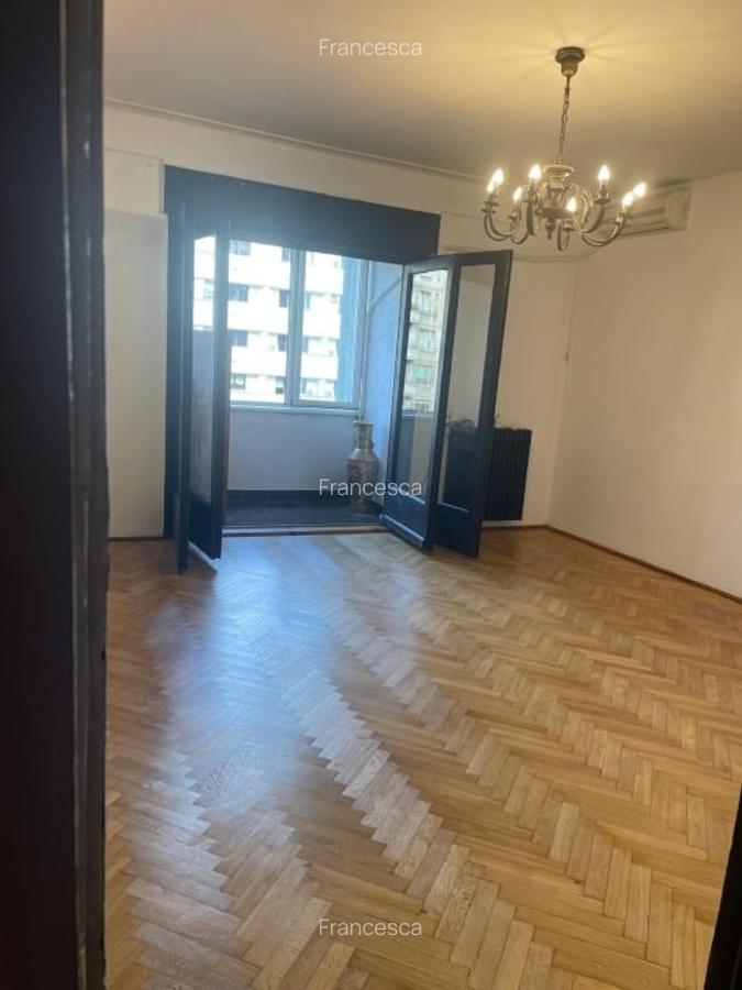 PIATA ROMANA apartament generos consolidat 1978 direct proprietar 210000 EUR - 3