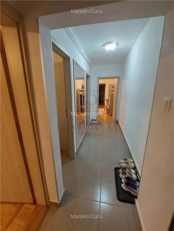 DAMBOVITA - 3 CAM - ETJ.1 - 2 BAI - ANVELOPAT - CENTRALA - ZONA EXCELENTA - 5