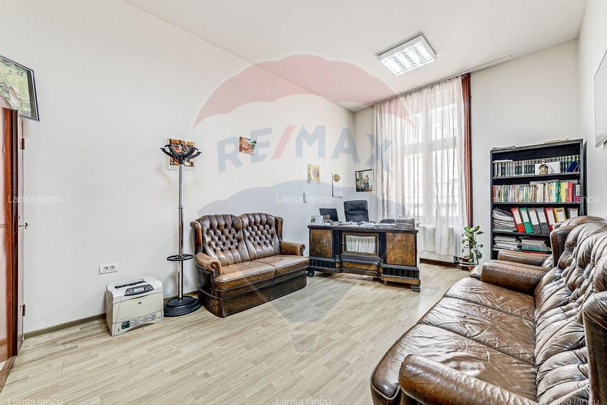 Apartament cu 3 camere de vanzare in zona Ultracentral - 1