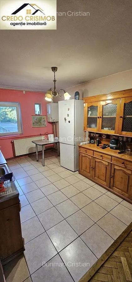 Vand apartament 4 camere etajul 1 zona Micro 4 - 2 Vand apartament 4 camere etajul 1 zona Micro 4 - 2