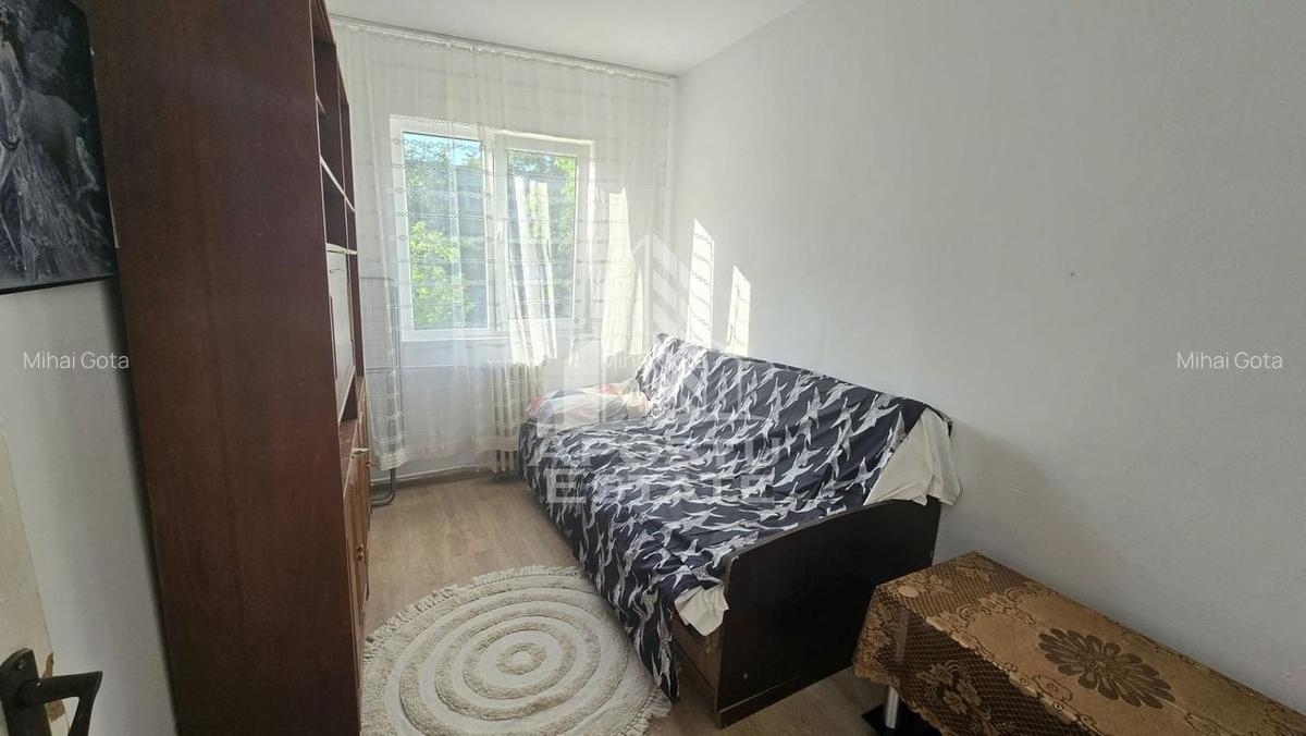 Apartament cu 4 camere semidecomandat în Dacia - 2