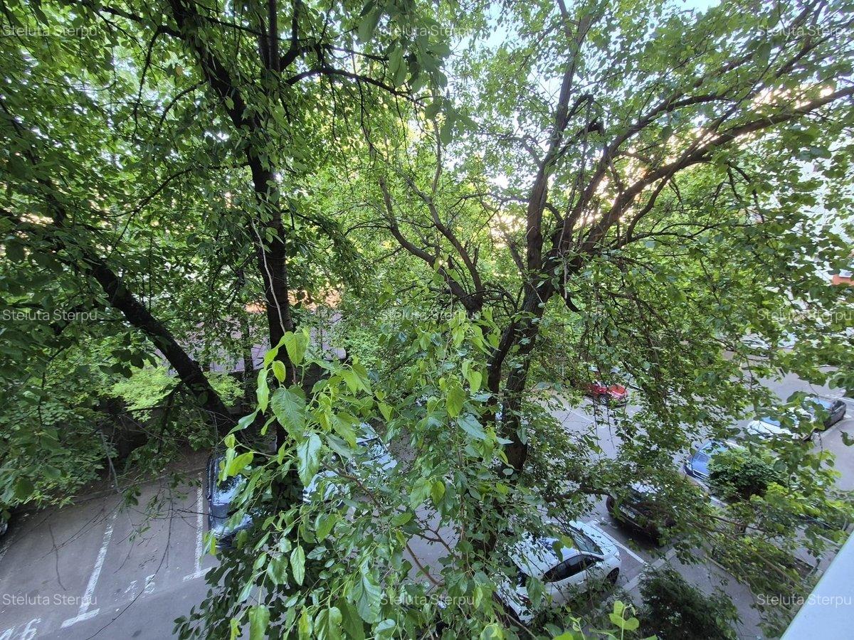 Apartament cu 3 camere decomandat în 1 Mai - 1