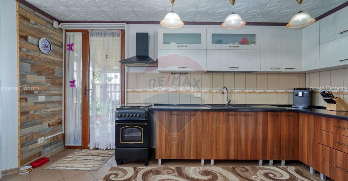Casa/Vila de vanzare 322 mp , Colonia Bod - 7