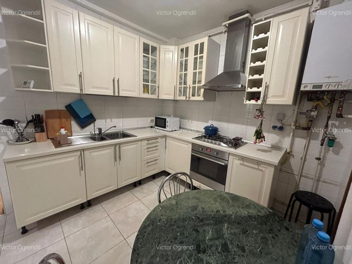 3 Camere Ultracentral 2 minute de Metrou Univestitate - 7