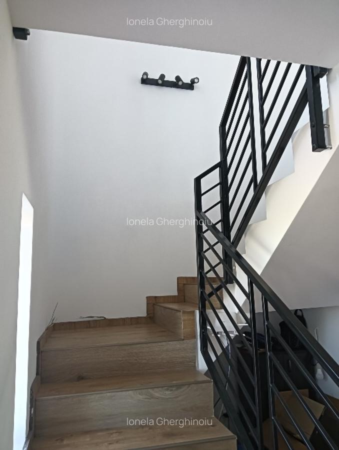 Jumătate de duplex de vanzare situat in Remetea Mare , 132 mp utili, 4 camere, m - 4 Jumătate de duplex de vanzare situat in Remetea Mare , 132 mp utili, 4 camere, m - 4