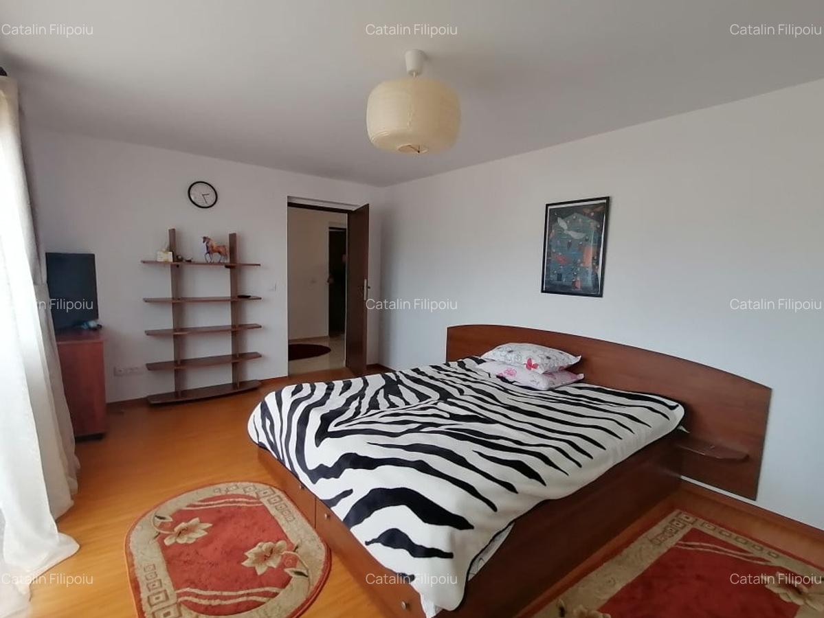Proprietate alcatuita din imobil si teren generos,Comarnic - 11