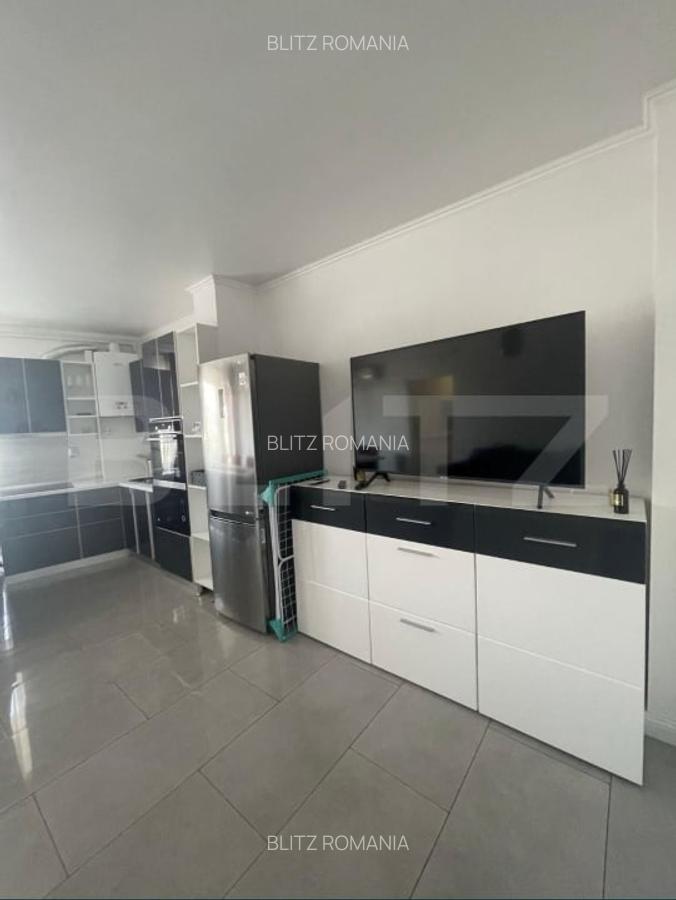 Apartament de vanzare, cu 2 camere, zona semicentral - 1