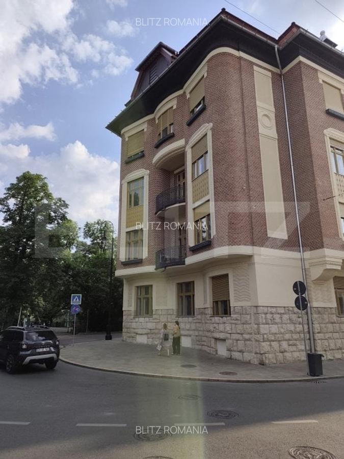 Apartament renovat complet situat in zona ultracentrala in cladire istorica - 2