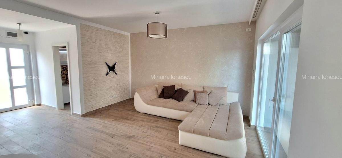 Casă cu 3 camere în Dumbrăvița - 1